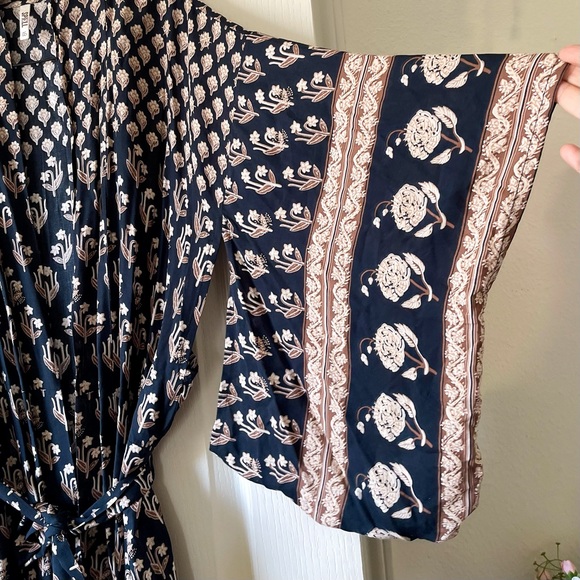 Spell Bohemian Royale Maxi Kimono Belted Charcoal Print One Size EUC - Picture 4 of 10